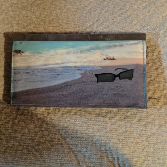 Rue 21 wallet - Picture 2 of 3